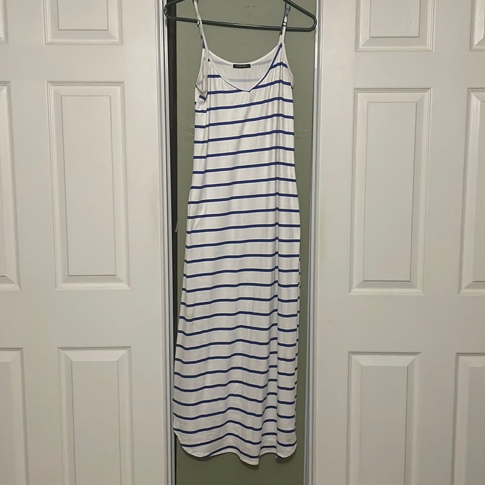 Huskary Dress, Women’s Size XS, Super Cute and Great Condition!